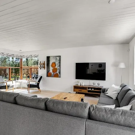 Beautiful In With Kitchen Feriehus