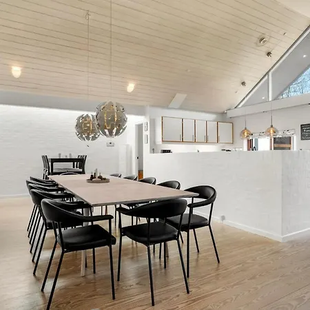 Beautiful In With Kitchen Feriehus