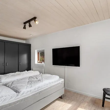 Beautiful In With Kitchen Feriehus